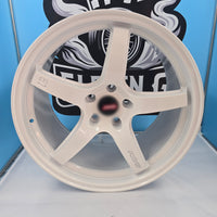 11G-004 White